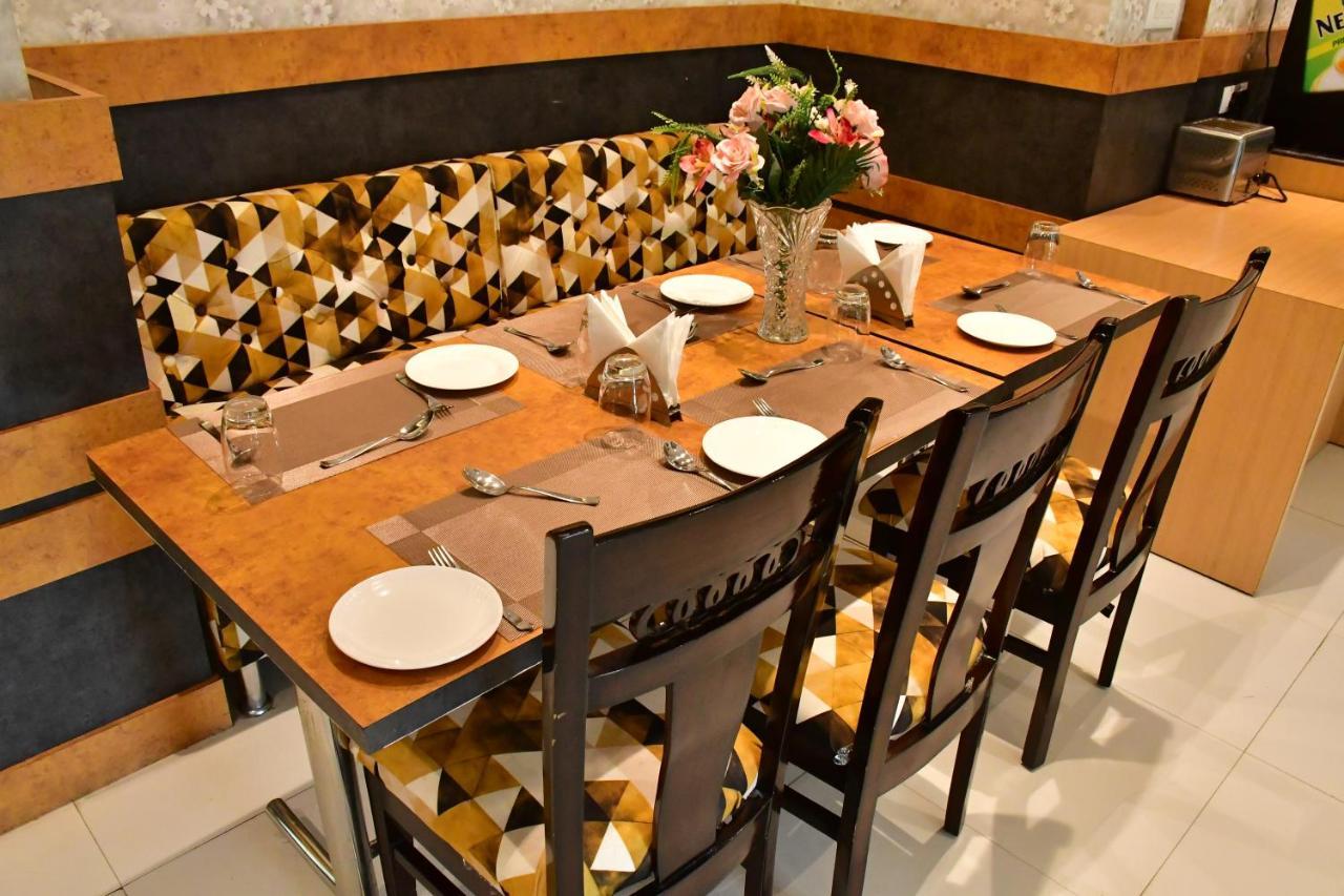 Hotel Yatharth Inn Varanasi Ngoại thất bức ảnh