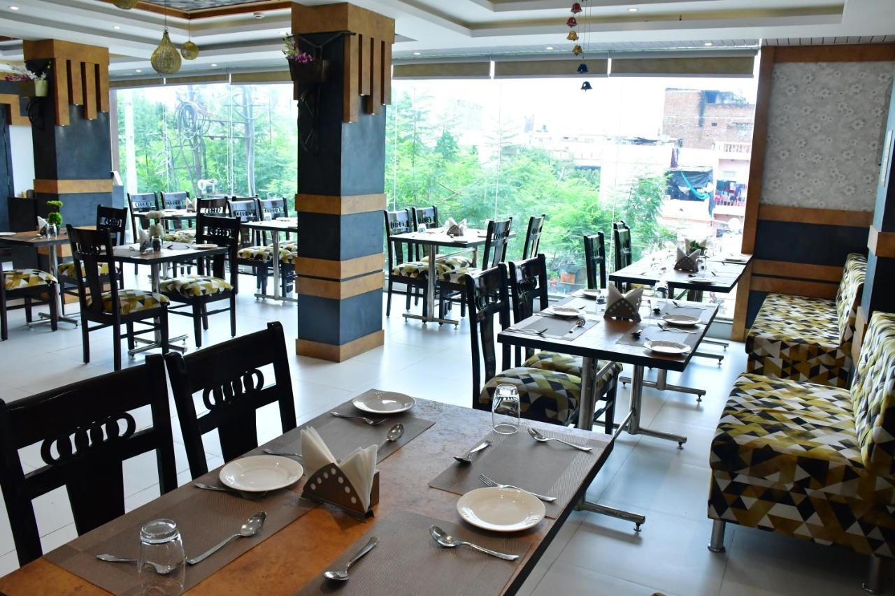 Hotel Yatharth Inn Varanasi Ngoại thất bức ảnh