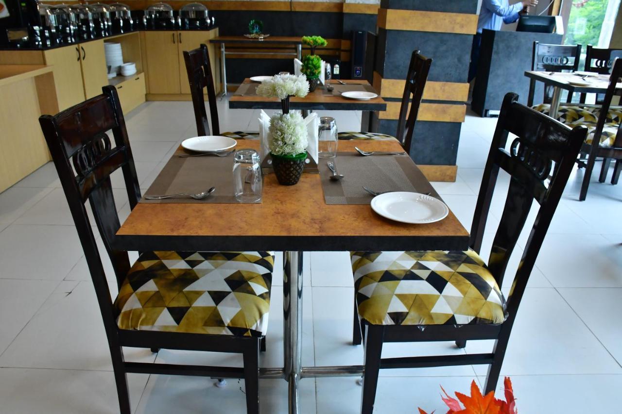 Hotel Yatharth Inn Varanasi Ngoại thất bức ảnh